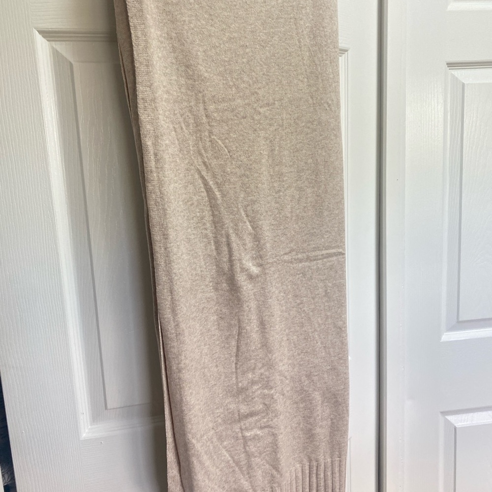 GAP Scarf  one Size, Color: Beige. - Picture 9 of 14